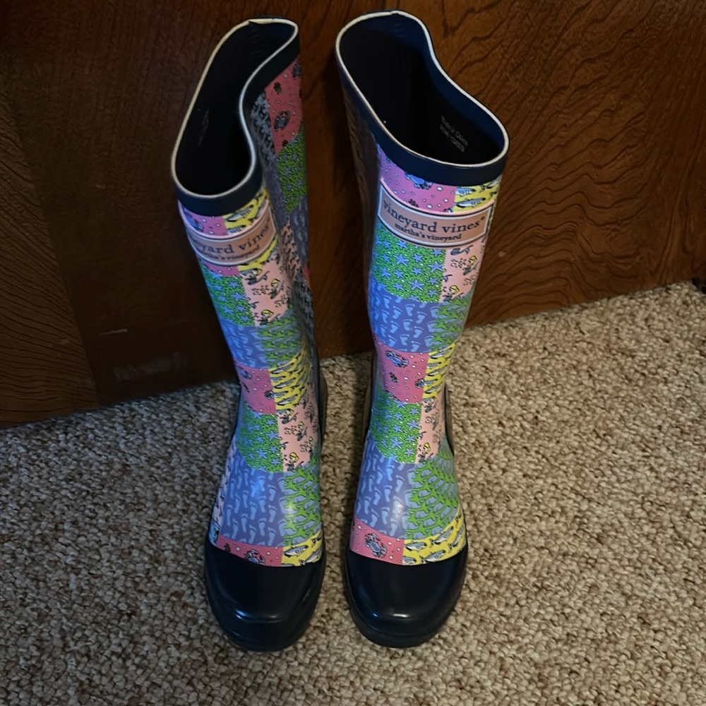 Vineyards Vines Rain Boots, Patchwork Multi Color, Size 5 but runs a little big.